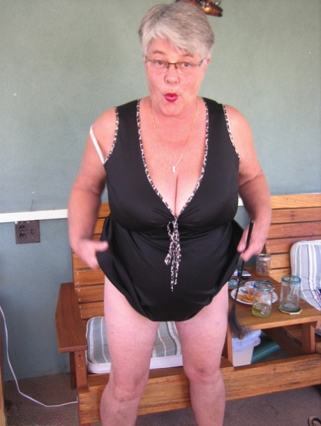 granny old naked pics 1