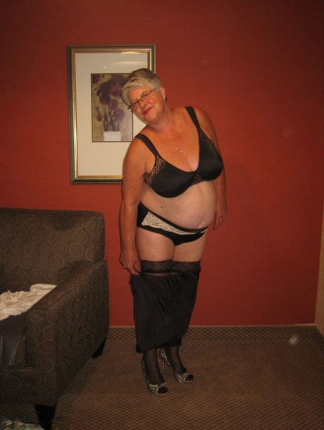 curvy mature cuckold