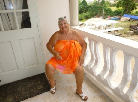 flabby 60yr old woman naked photos 1