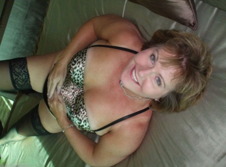 granny swinger parties hot pic 1