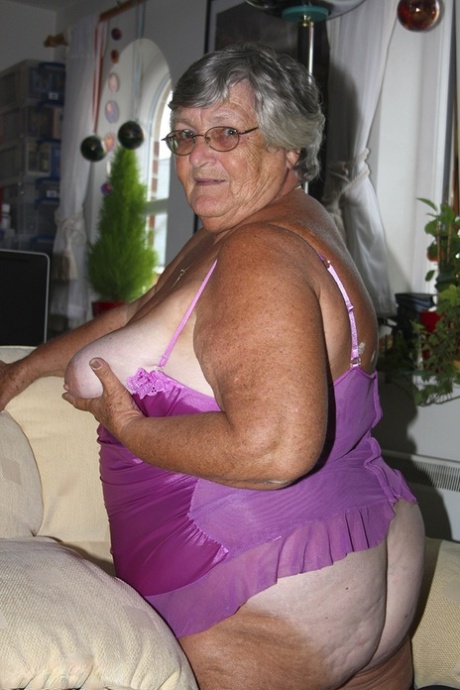 nikol granny hot picture 1