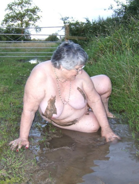 mature outdoor nudists