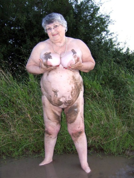 amateur big tits granny fucks naked images 1