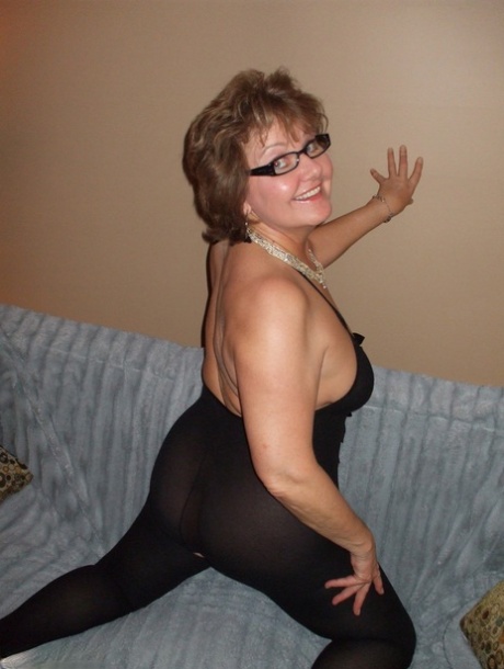 old granny spreads ass xxx image 1