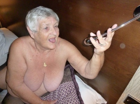 mezza mattonella granny porn photo 1