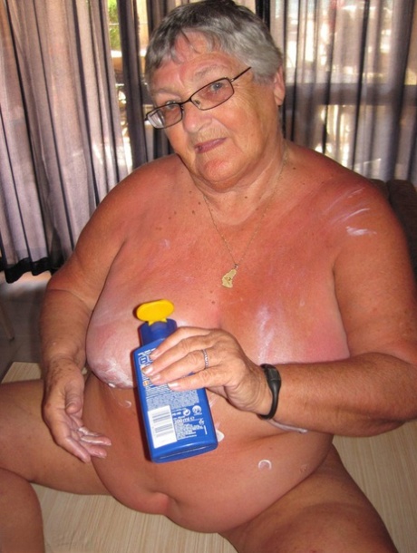 senile granny naked pictures 1