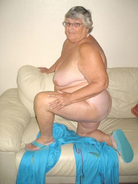 sexy old woman big tits xxx image 1
