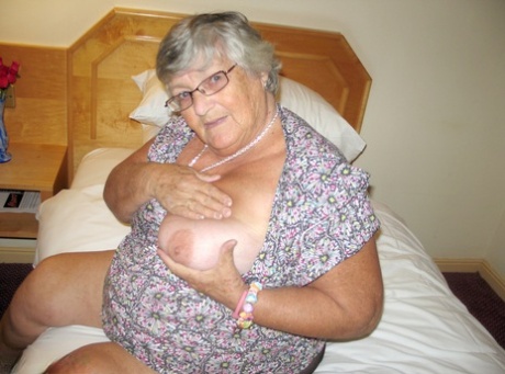 pixsense granny nude pictures 1