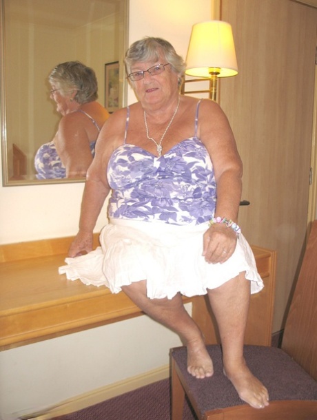 old women ass gallie s nude photos 1