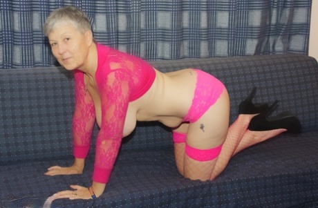 older woman fashionista sex images 1