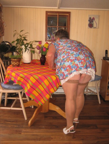 wrinkled saggy old woman fuck naked photo 1