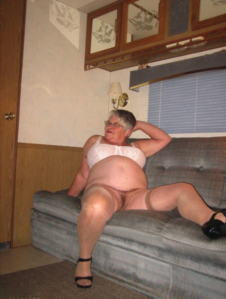 old woman bbl nude picture 1