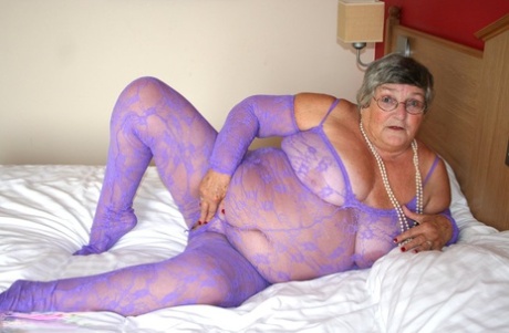 furious old woman porno picture 1