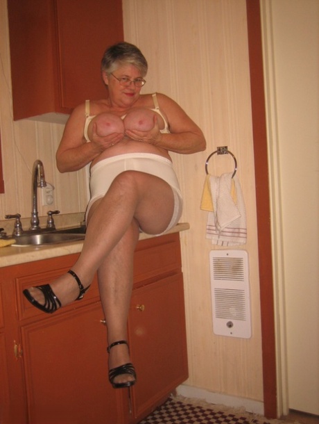 mature breeding xxx pics 1