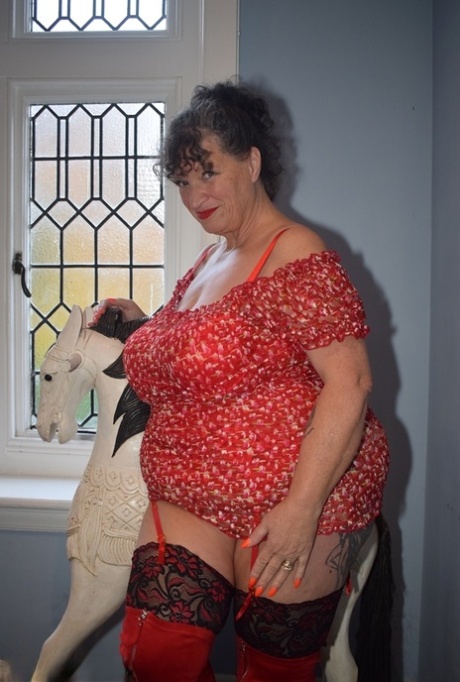 nerdy granny pussy xxx picture 1