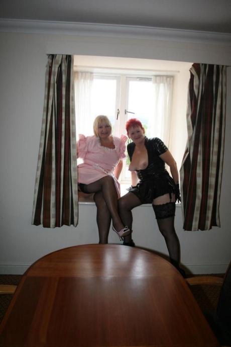 regal older woman xxx photos 1