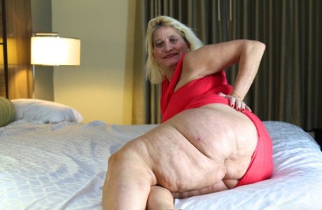 very old saggy granny porno photos 1