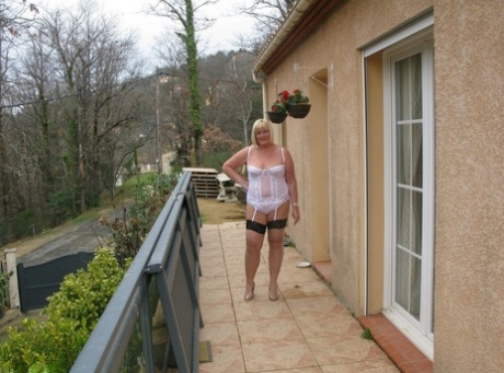 mature transvestitetures hot pics 1