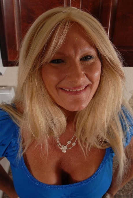 hot granny muff hot gallery 1