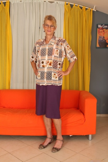 granny inka hot photo 1