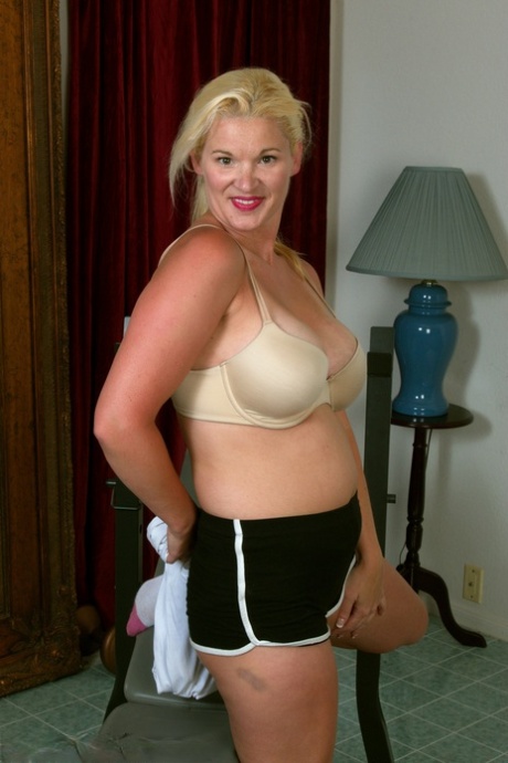 mature 60 xxx gallery 1