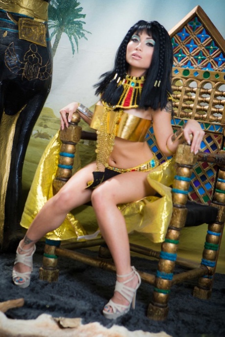 Cleopatra porno pics