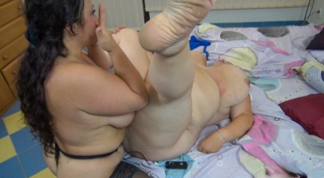 very old saggy granny nude galleries 1