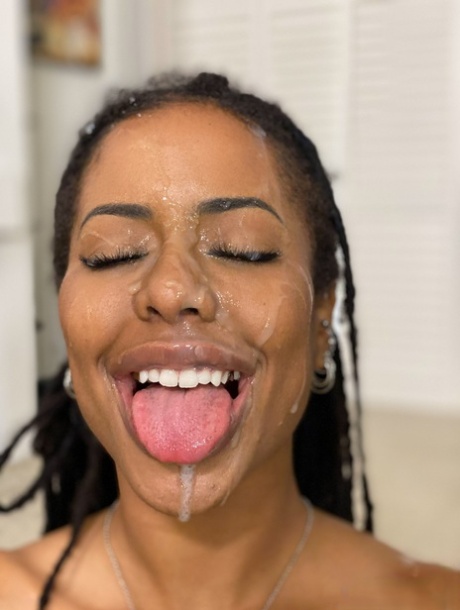 Kira Noir xxx pictures