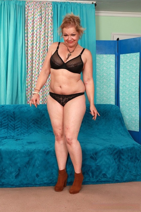 older fat woman fun hot picture 1