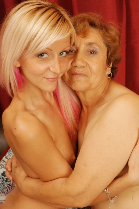 granny explained xxx photo 1