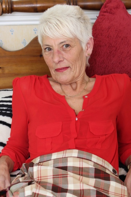 tall granny bbc xxx photos 1